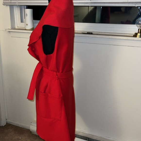 Red sleeveless/ Belted / Peplum / Vest - Picture 2 of 4